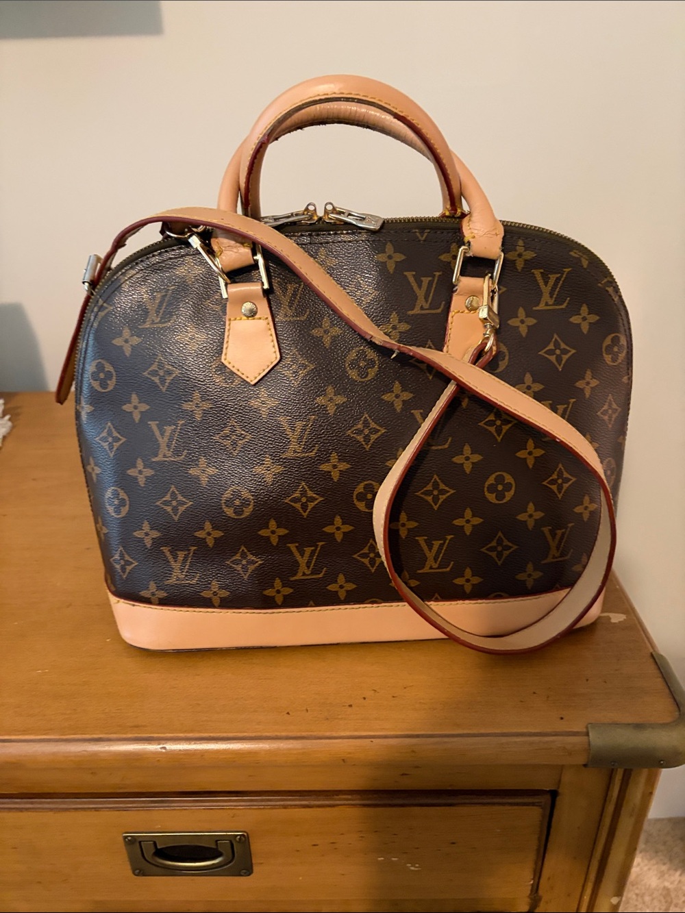 Louis Vuitton Monogram Alma Satchel in Brown with Light Tan Trim - Picture 2 of 4